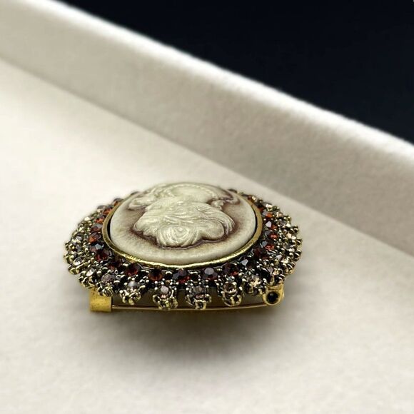 Yellow Gold and Brown with Champagne Crystal Victorian Cameo Pin Back Brooch - Picture 6 of 7
